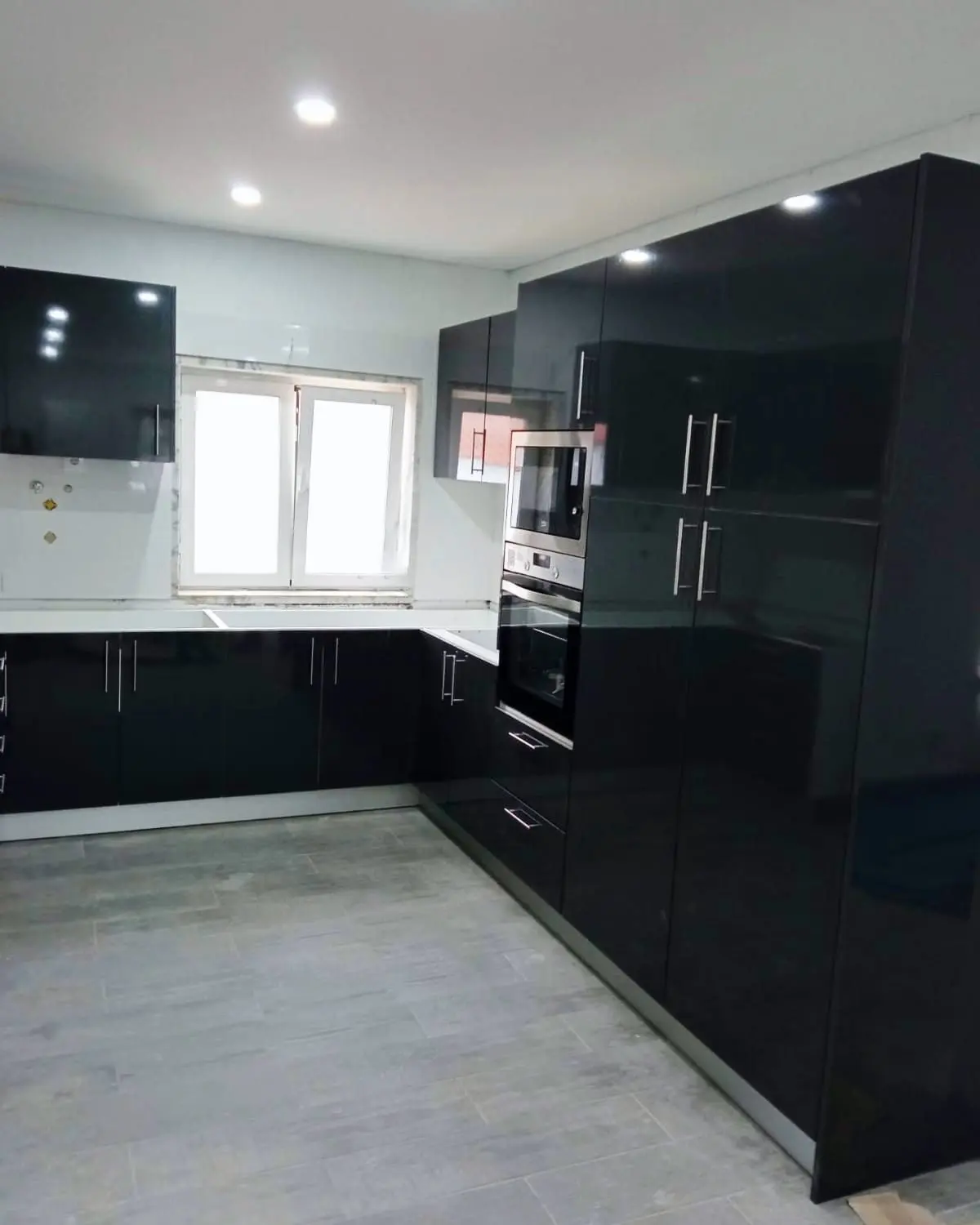 Móveis de cozinha pretos por medida
